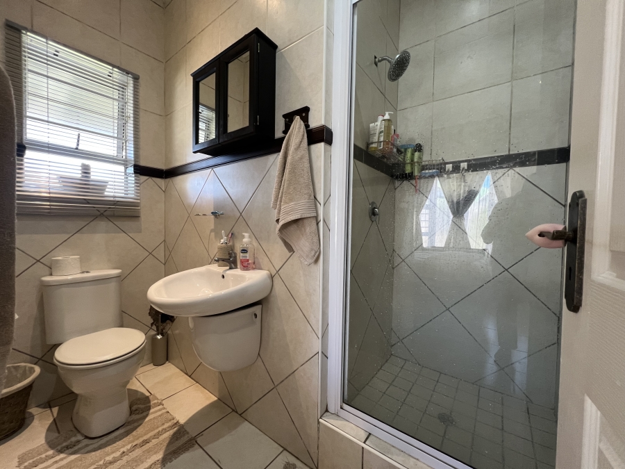 3 Bedroom Property for Sale in Jeffreys Bay Central Eastern Cape